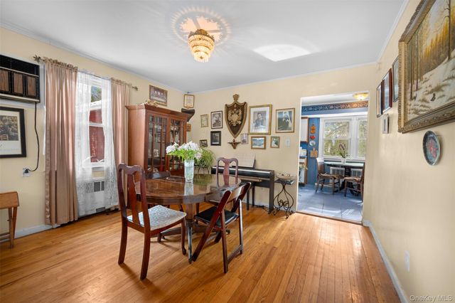 524 Livingston Street, Westbury, NY 11590