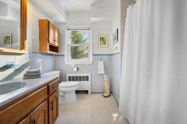 524 Livingston Street, Westbury, NY 11590