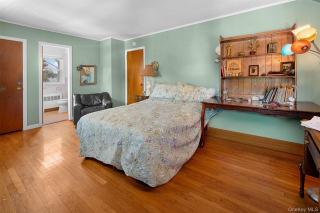 524 Livingston Street, Westbury, NY 11590