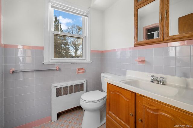 524 Livingston Street, Westbury, NY 11590