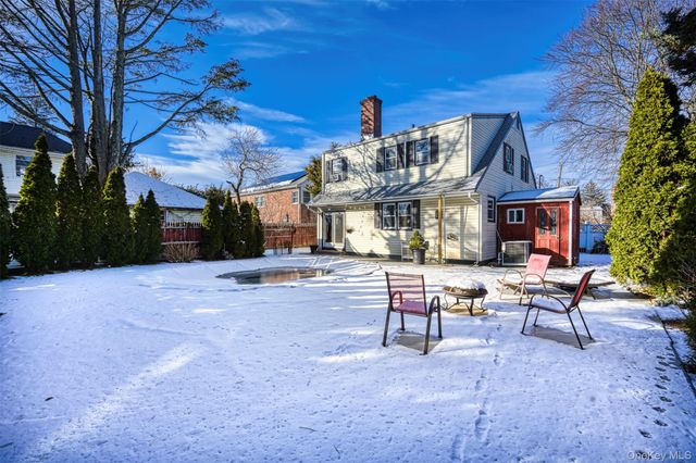 524 Livingston Street, Westbury, NY 11590