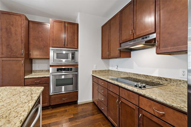 505 Jackson Hill Street 103, Houston, TX 77007