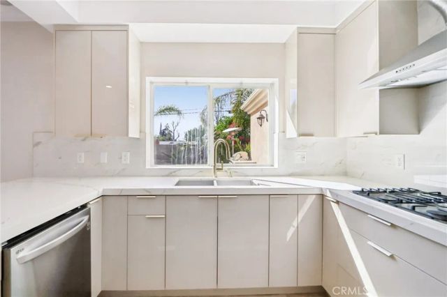7659 Coldwater Canyon Court, North Hollywood, CA 91605