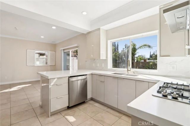 7659 Coldwater Canyon Court, North Hollywood, CA 91605