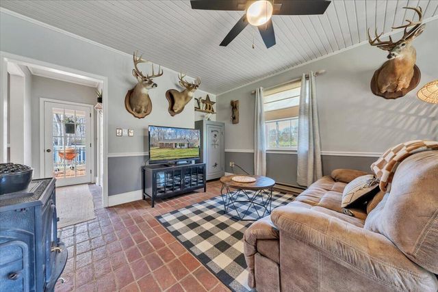 2545 Pico RD, Buchanan, VA 24066