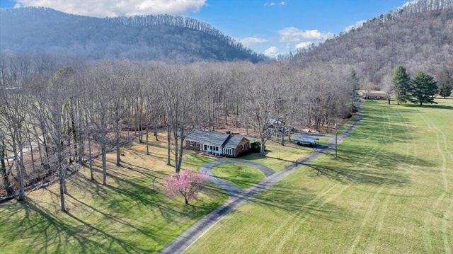 2545 Pico RD, Buchanan, VA 24066