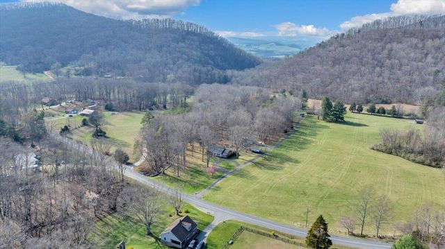 2545 Pico RD, Buchanan, VA 24066