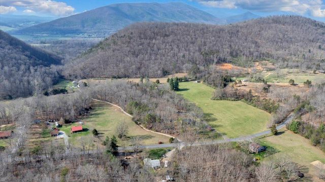 2545 Pico RD, Buchanan, VA 24066