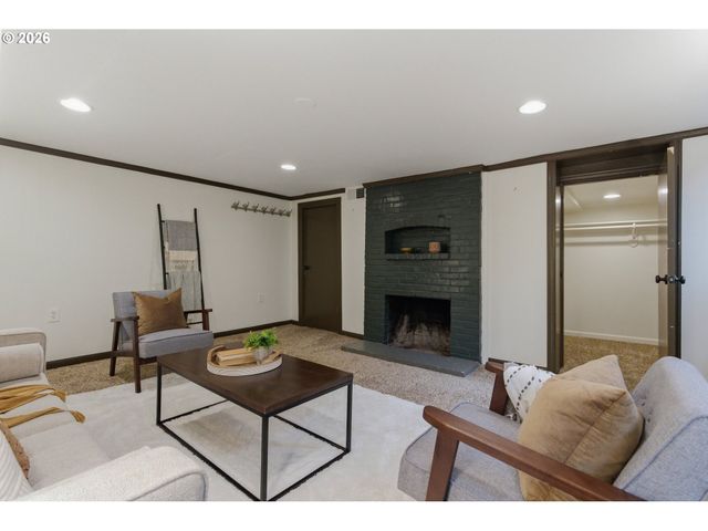 4444 Ne Oregon St, Portland, OR 97213