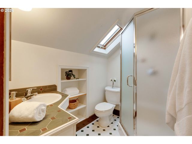 4444 Ne Oregon St, Portland, OR 97213