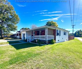 2301 McKinley Avenue, St Albans, WV 25177