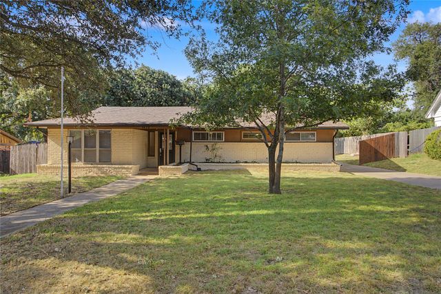 7232 Monterrey Drive, Fort Worth, TX 76112
