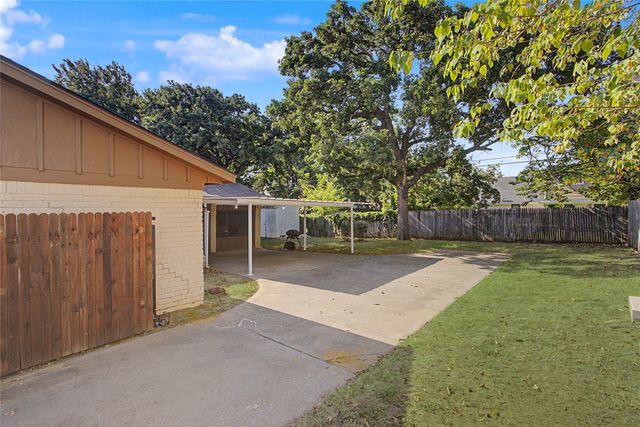 7232 Monterrey Drive, Fort Worth, TX 76112