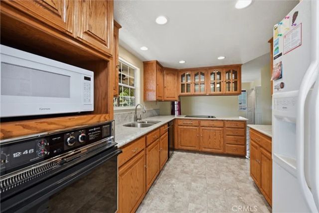 18325 Pinnacle Court, Hidden Valley Lake, CA 95467