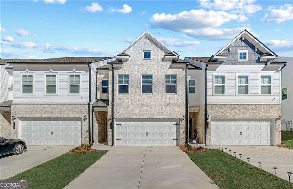 8203 Tiger Way, Riverdale, GA 30296