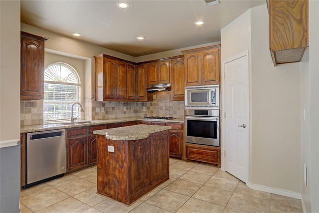 811 Water Oak Drive, Allen, TX 75002