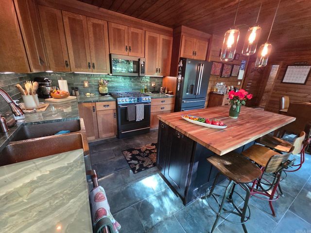 170 River Mist Drive, Pangburn, AR 72121