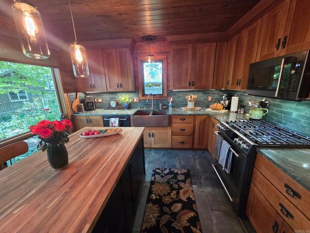 170 River Mist Drive, Pangburn, AR 72121