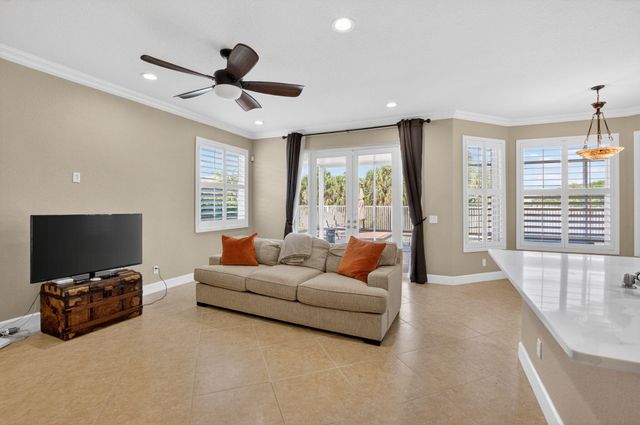 7245 Chesapeake Circle, Boynton Beach, FL 33436