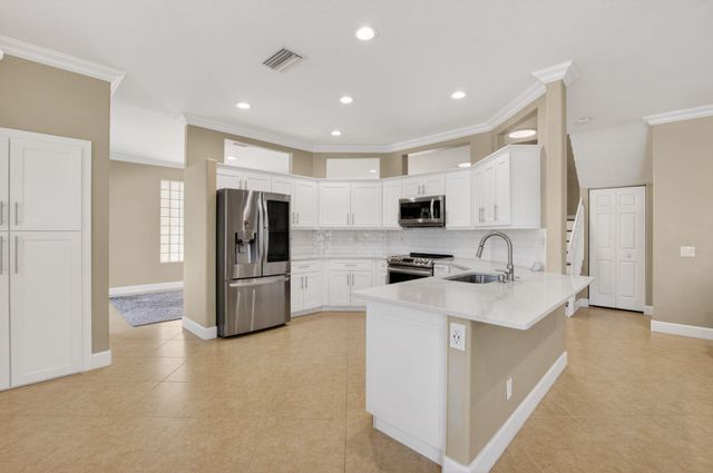 7245 Chesapeake Circle, Boynton Beach, FL 33436