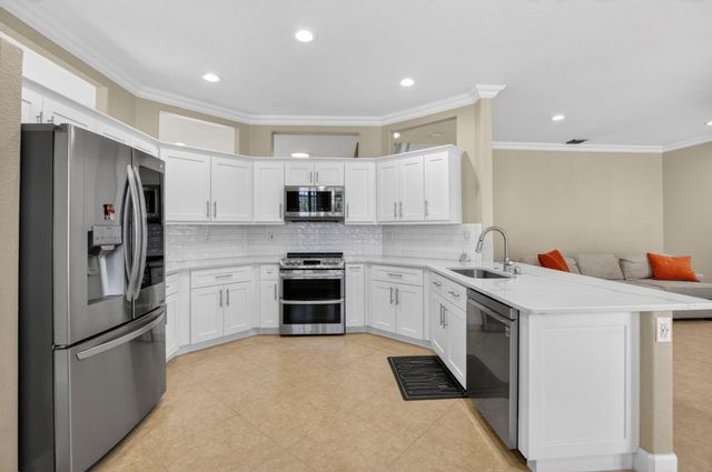 7245 Chesapeake Circle, Boynton Beach, FL 33436