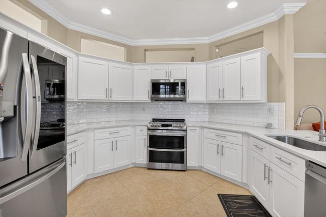 7245 Chesapeake Circle, Boynton Beach, FL 33436