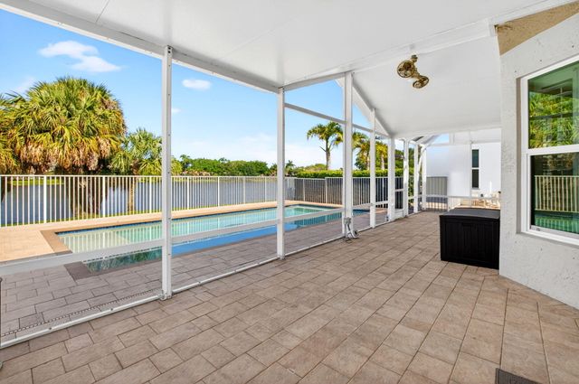 7245 Chesapeake Circle, Boynton Beach, FL 33436