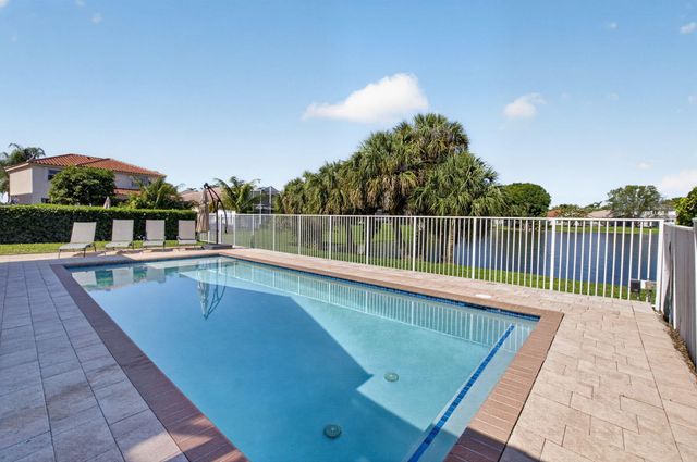 7245 Chesapeake Circle, Boynton Beach, FL 33436