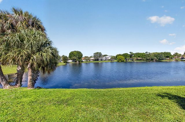 7245 Chesapeake Circle, Boynton Beach, FL 33436