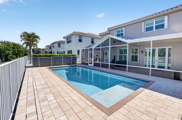 7245 Chesapeake Circle, Boynton Beach, FL 33436