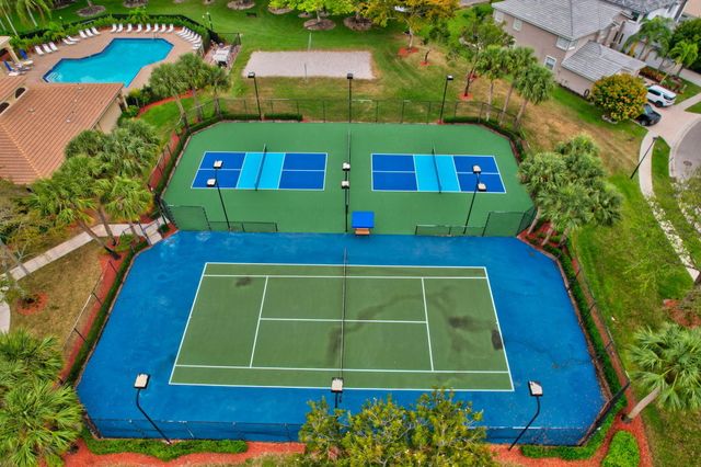 7245 Chesapeake Circle, Boynton Beach, FL 33436