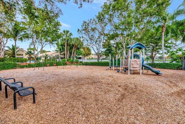 7245 Chesapeake Circle, Boynton Beach, FL 33436