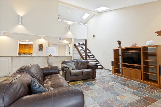 7450 Holly Hill Drive 108, Dallas, TX 75231