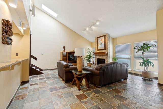 7450 Holly Hill Drive 108, Dallas, TX 75231