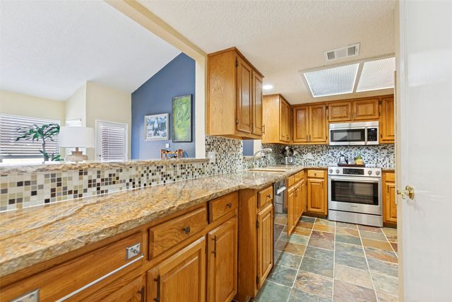 7450 Holly Hill Drive 108, Dallas, TX 75231
