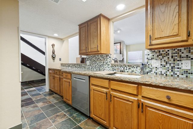 7450 Holly Hill Drive 108, Dallas, TX 75231