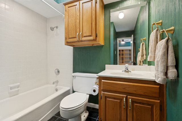 7450 Holly Hill Drive 108, Dallas, TX 75231