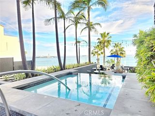 25 15th, Long Beach, CA 90802