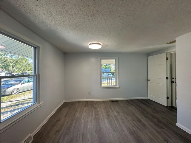 606 W South Street, Harrisonville, MO 64701