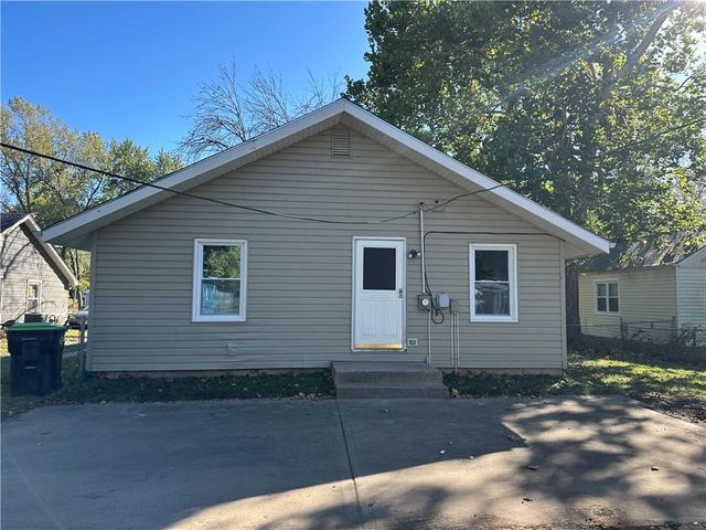 606 W South Street, Harrisonville, MO 64701