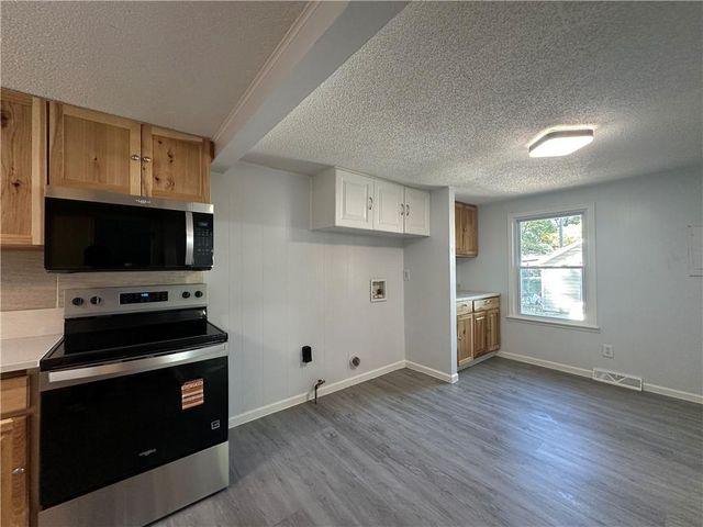 606 W South Street, Harrisonville, MO 64701