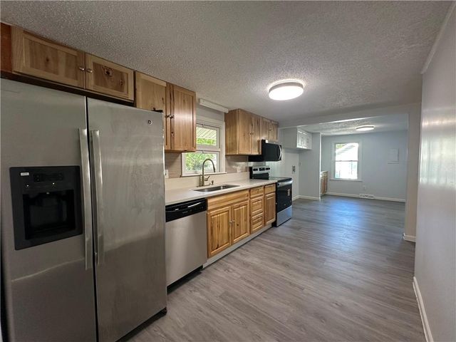 606 W South Street, Harrisonville, MO 64701