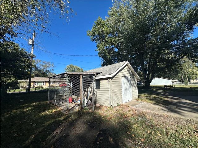 606 W South Street, Harrisonville, MO 64701