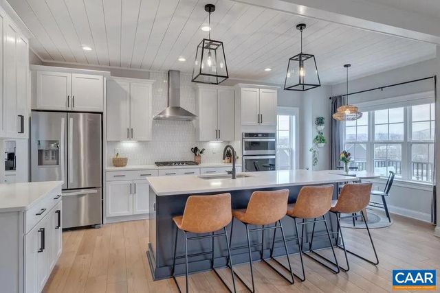 22 WARWICK DR, Crozet, VA 22932