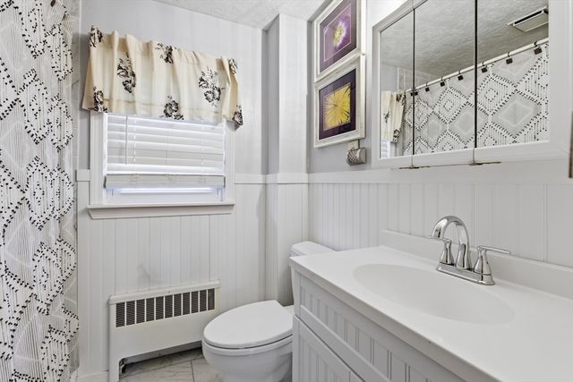 5 Manning Rd, Dedham, MA 02026