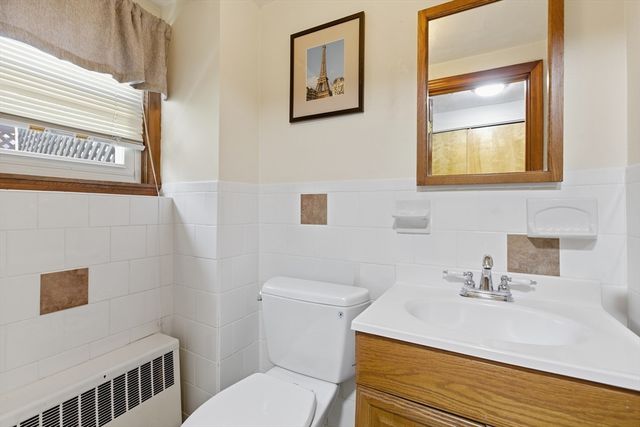 5 Manning Rd, Dedham, MA 02026