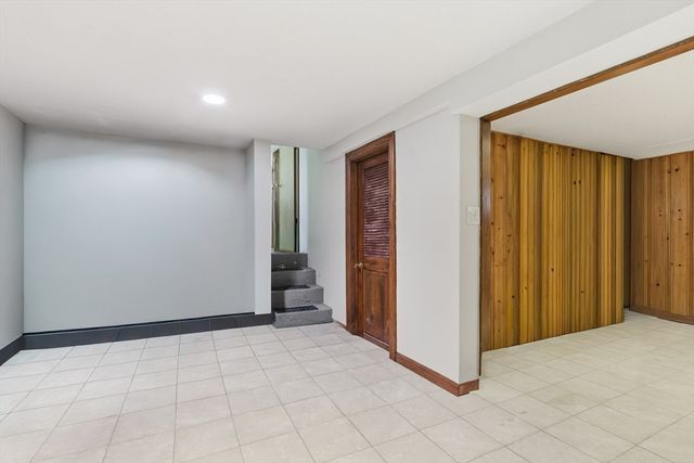 5 Manning Rd, Dedham, MA 02026