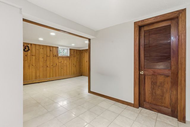 5 Manning Rd, Dedham, MA 02026