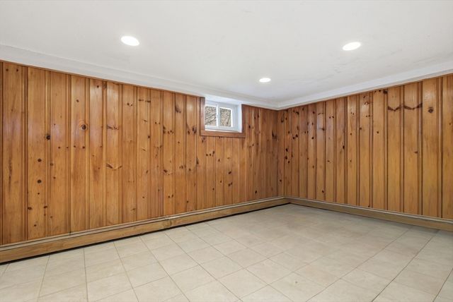 5 Manning Rd, Dedham, MA 02026