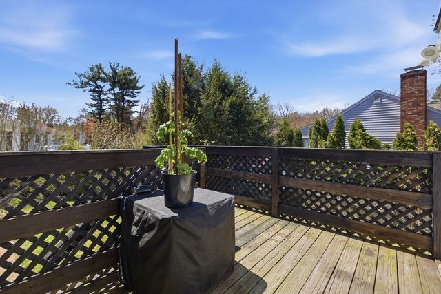 5 Manning Rd, Dedham, MA 02026